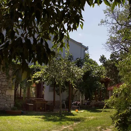 Krka Waterfalls Casa de Férias Lozovac