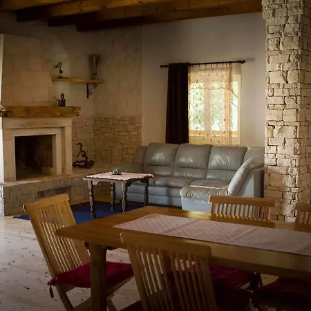 Krka Waterfalls Vikendica Lozovac