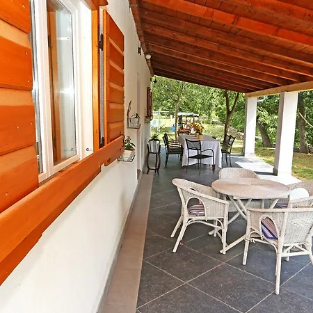 Krka Waterfalls Casa de Férias