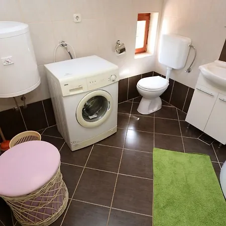 Krka Waterfalls Casa de Férias *