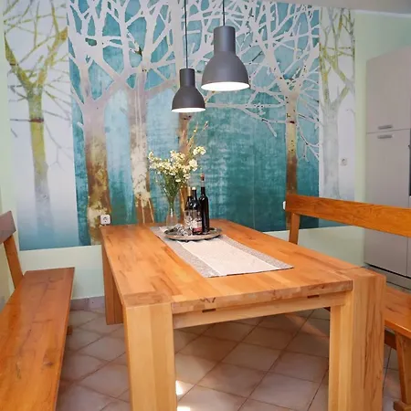 Krka Waterfalls Casa de Férias *