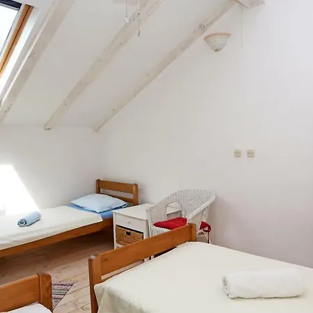 Krka Waterfalls Casa de Férias *