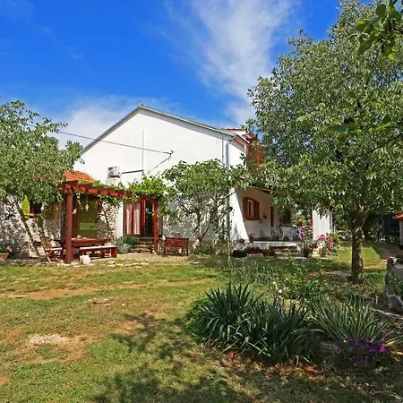 Krka Waterfalls Casa de Férias Lozovac