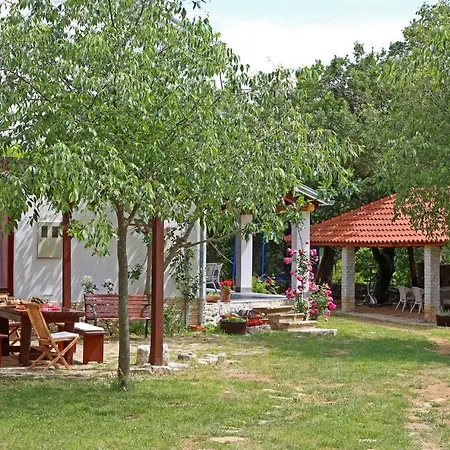 Holiday Krka Waterfalls Tatil Evi Lozovac