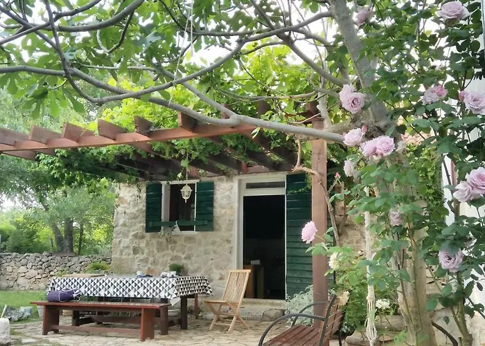 Krka Waterfalls 度假居 罗佐瓦克