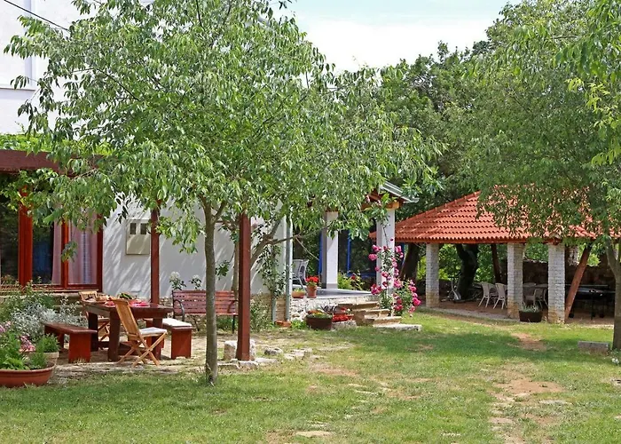 Krka Waterfalls 度假居 罗佐瓦克